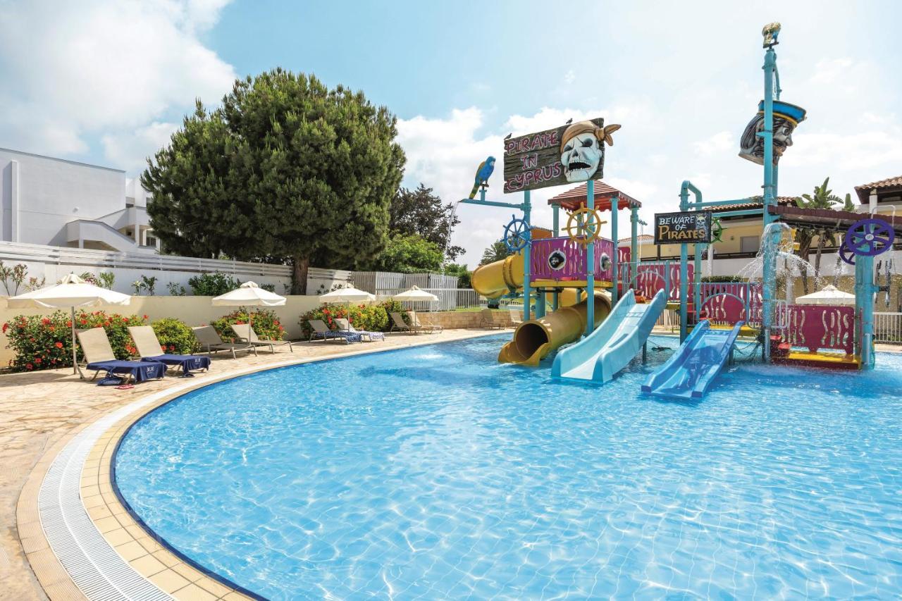 Atlantica Aeneas Resort 아이아 나파 외부 사진