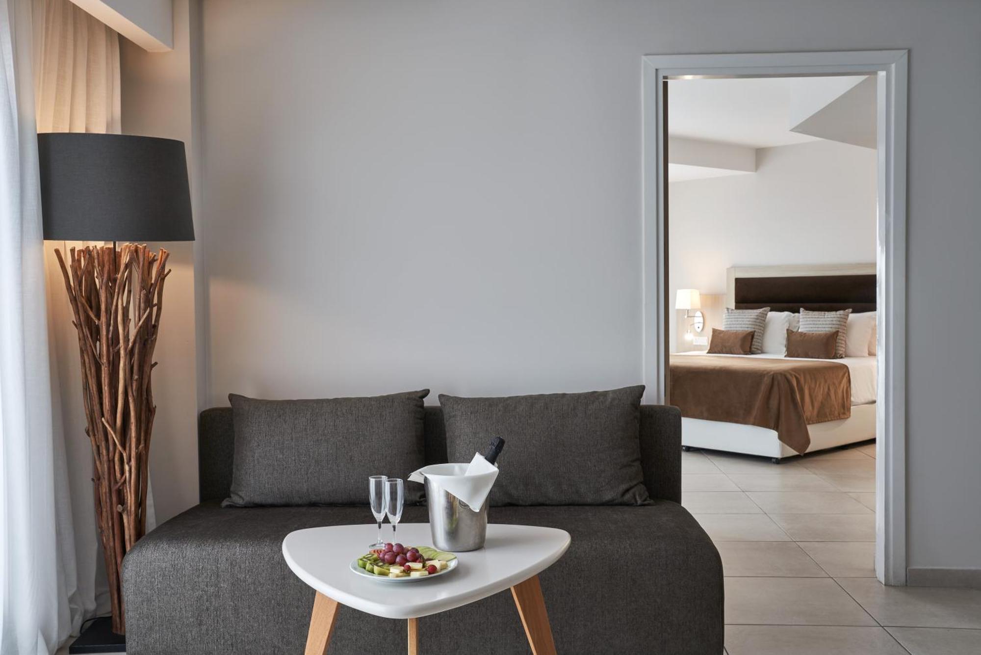 Atlantica Aeneas Resort 아이아 나파 외부 사진