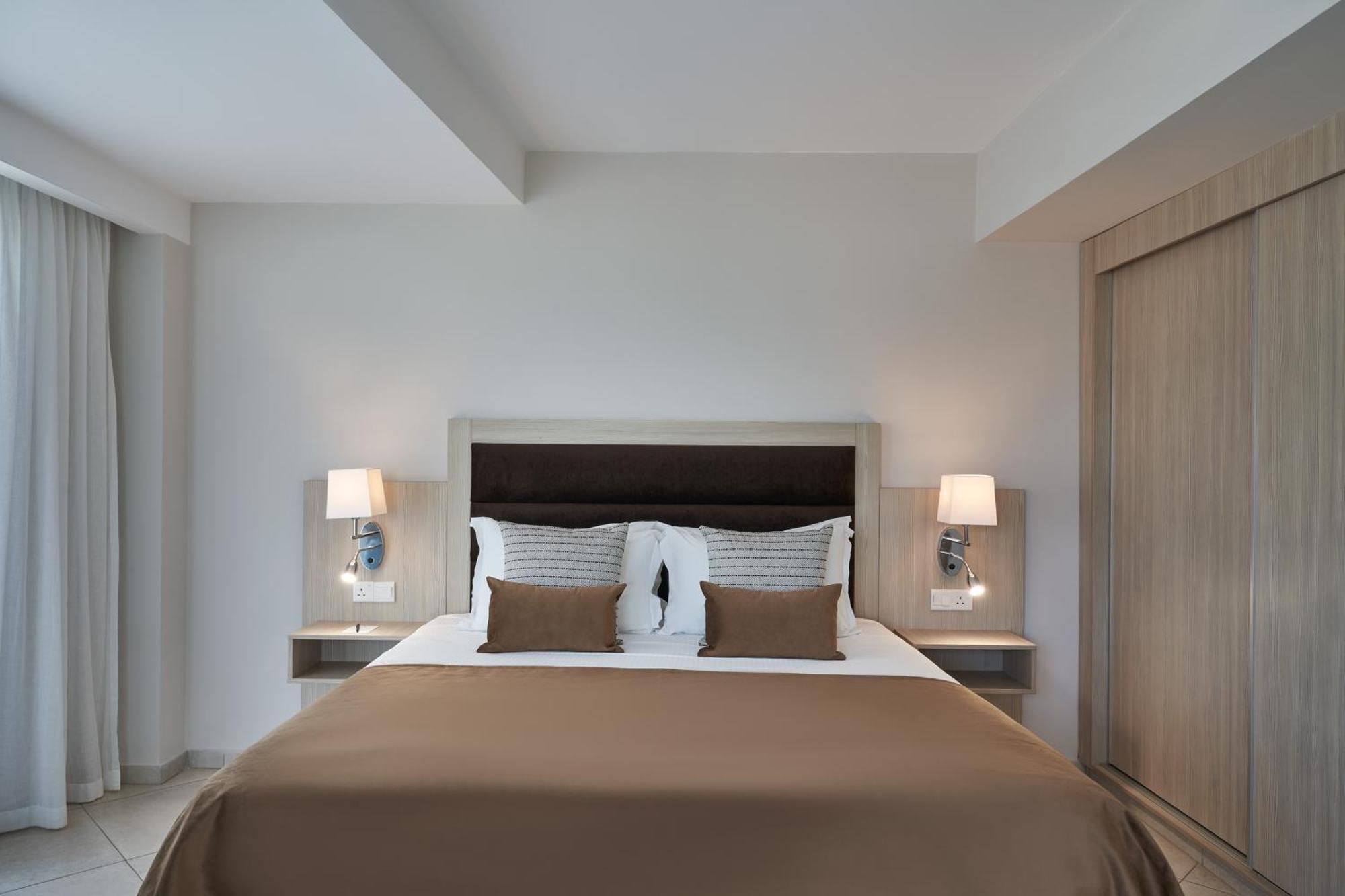 Atlantica Aeneas Resort 아이아 나파 외부 사진