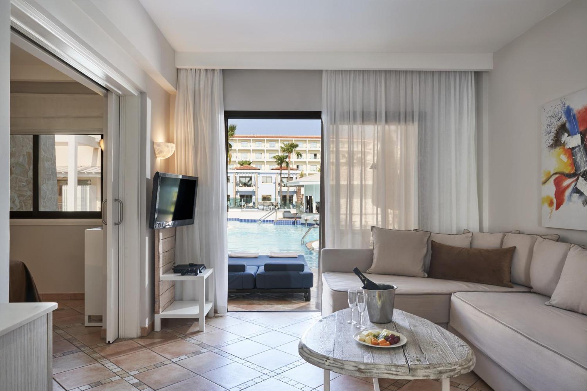 Atlantica Aeneas Resort 아이아 나파 외부 사진