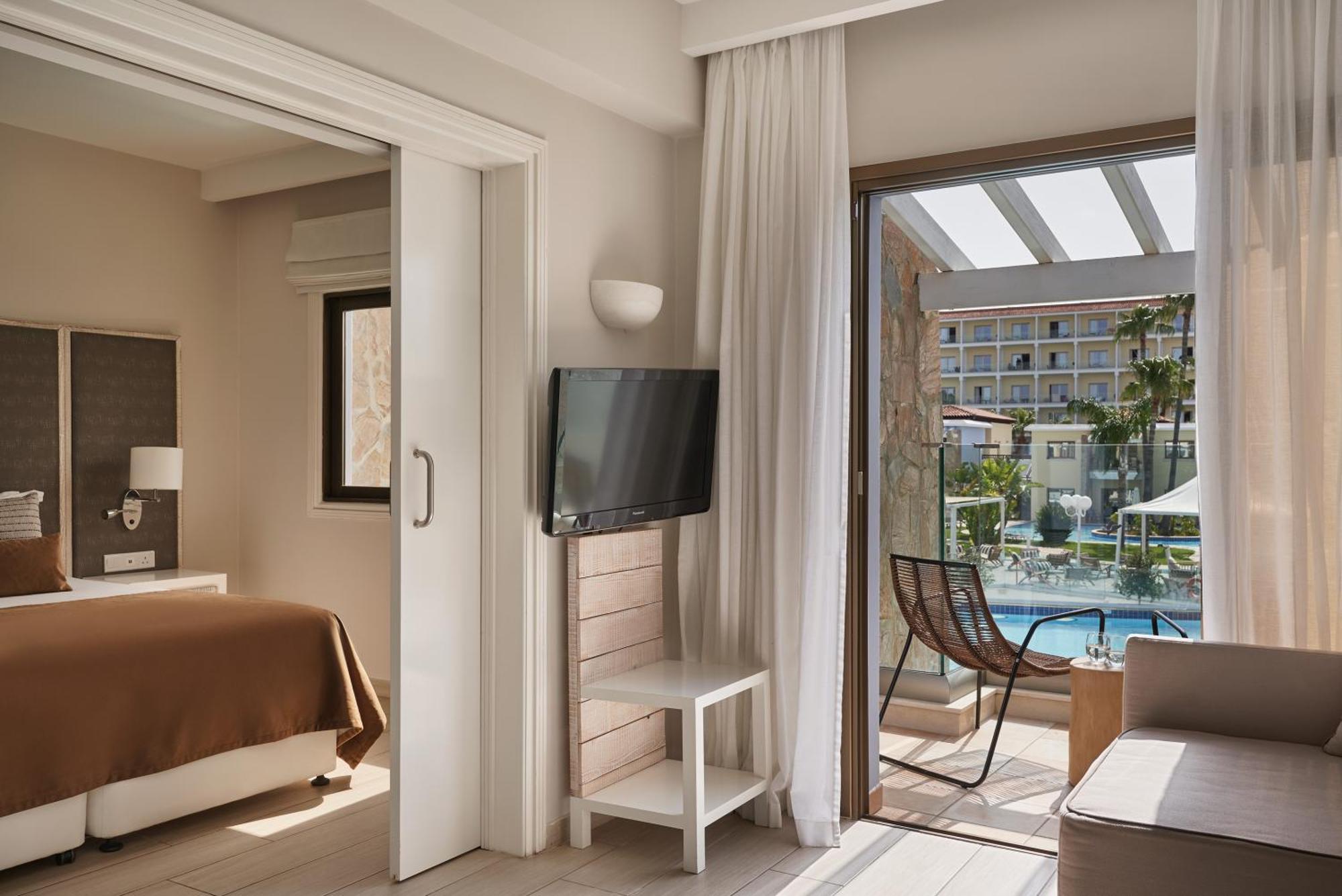 Atlantica Aeneas Resort 아이아 나파 외부 사진