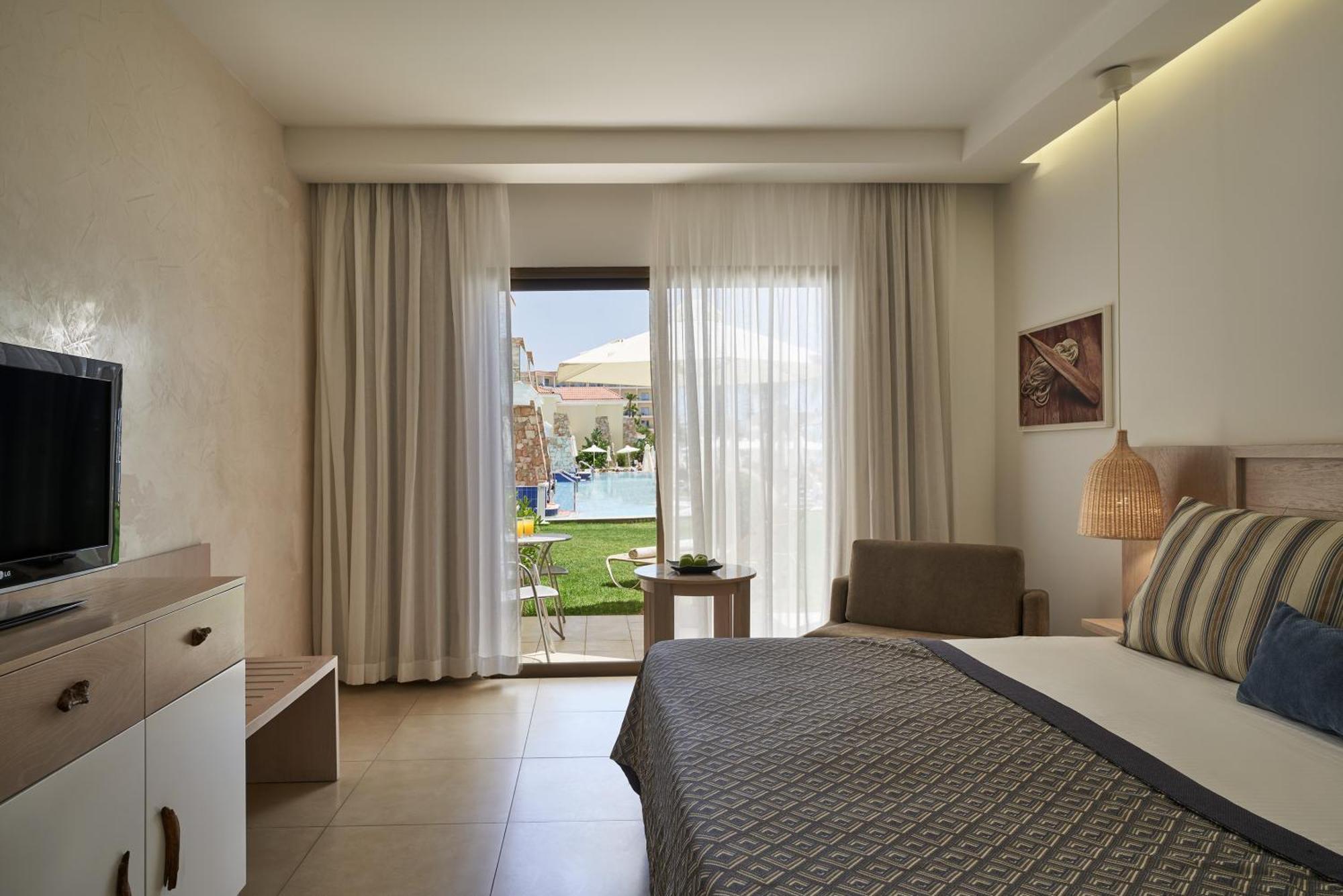 Atlantica Aeneas Resort 아이아 나파 외부 사진
