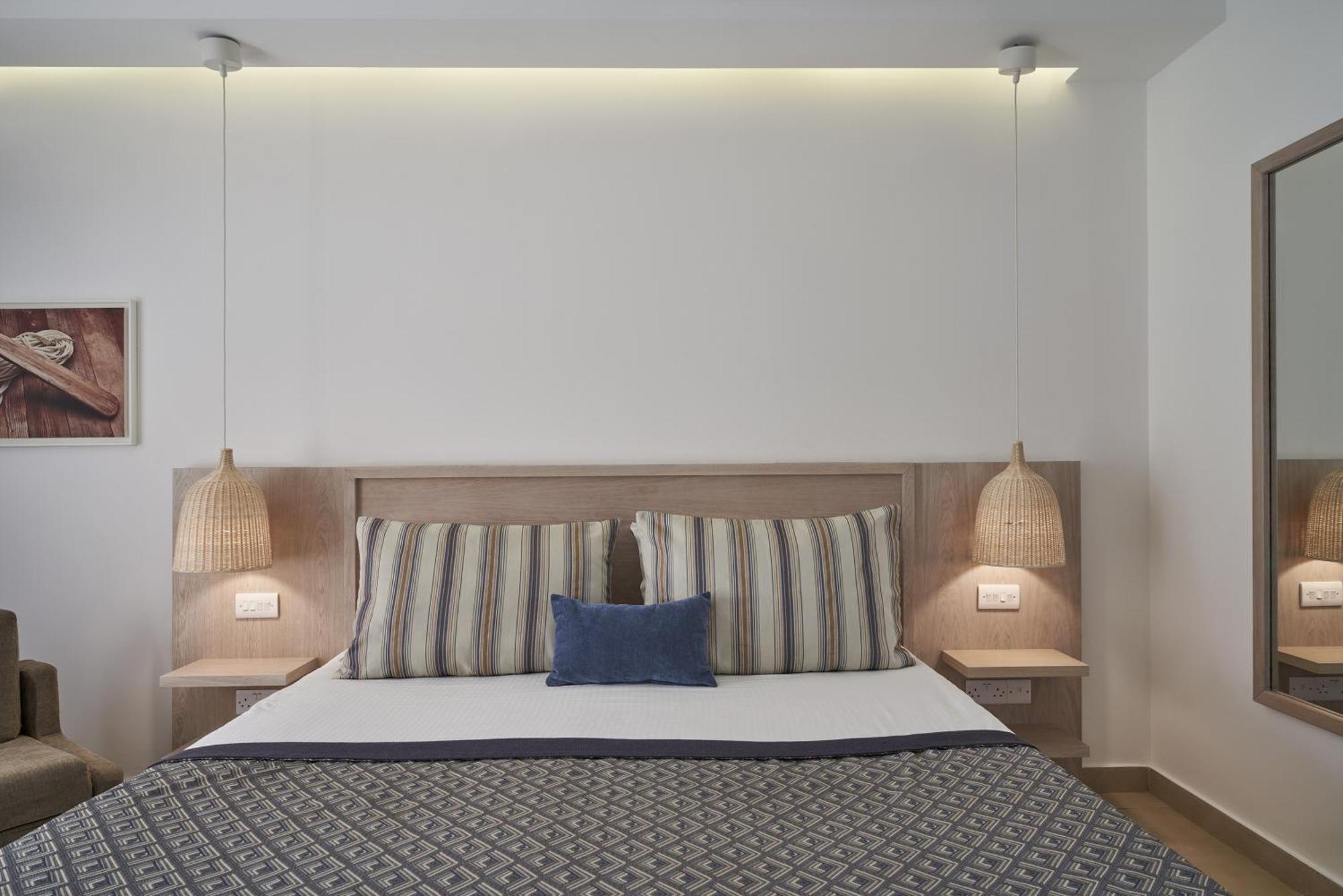 Atlantica Aeneas Resort 아이아 나파 외부 사진