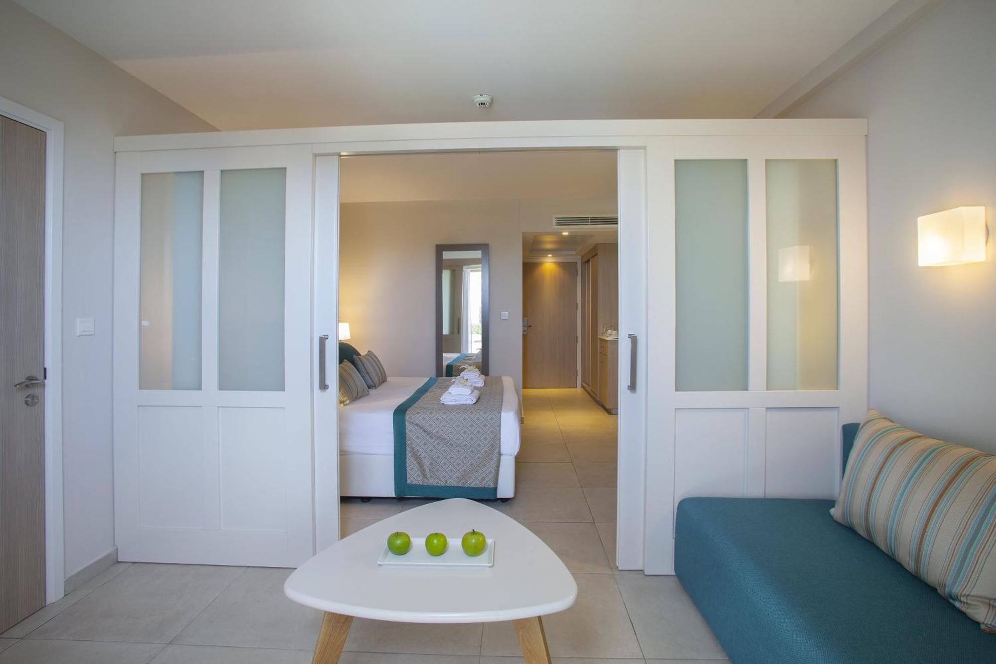 Atlantica Aeneas Resort 아이아 나파 외부 사진